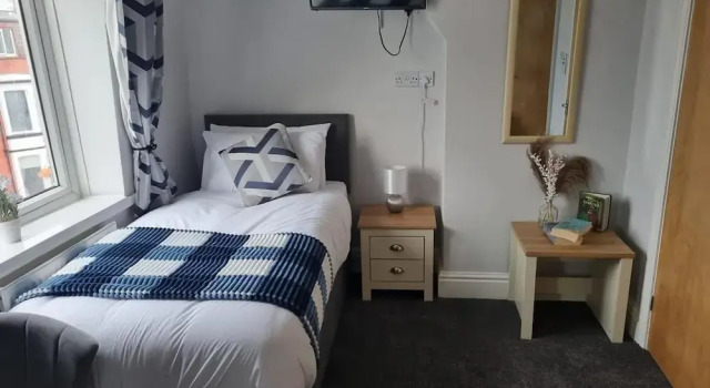 7-bed Beachside Retreat - Sleeps 14 & Pet Friendly, Varaa Lomakoti Mökit kohteessa Merseyside, Mökki