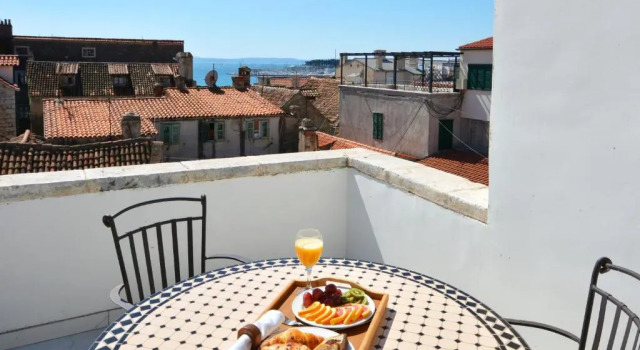 Семейный номер Deluxe с балконом и с видом на море Jupiter Heritage Hotel