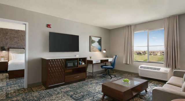 Двухместный люкс Four Points by Sheraton Sacramento Airport