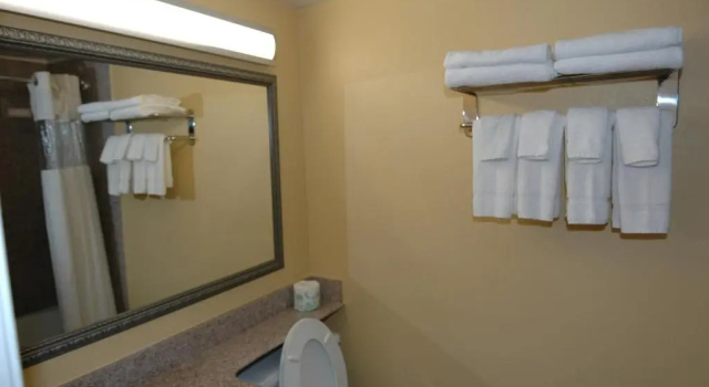 Номер Standard Ambassadors Inn & Suites