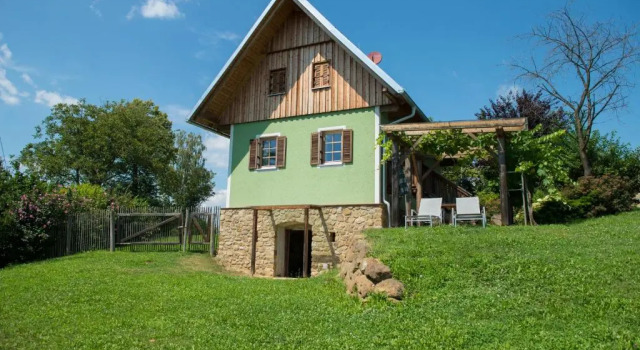 Коттедж с 2 комнатами Ferienhäuser im Weingarten