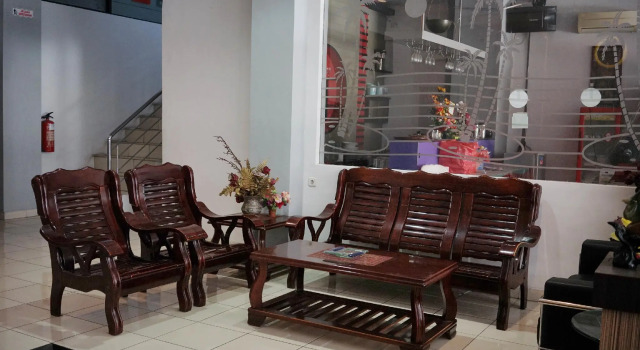 OYO 2291 Hotel Bahagia, Book Hotel Hotels in Sulawesi with Parking, Parking