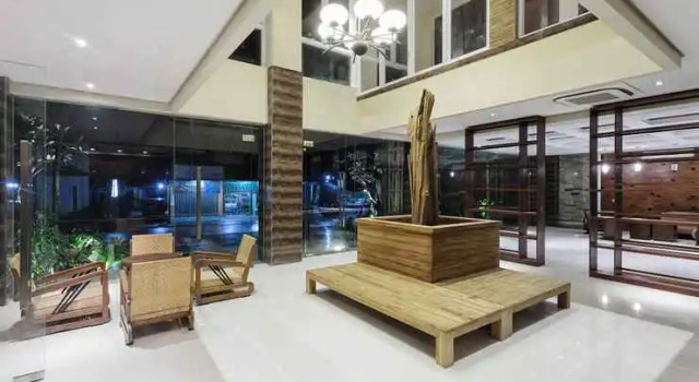 ZEN Rooms Adilla Syariah Ambarukmo, Rezervovat Hotel 3hvězdičkové hotely v Yogyakarta Province, 3*