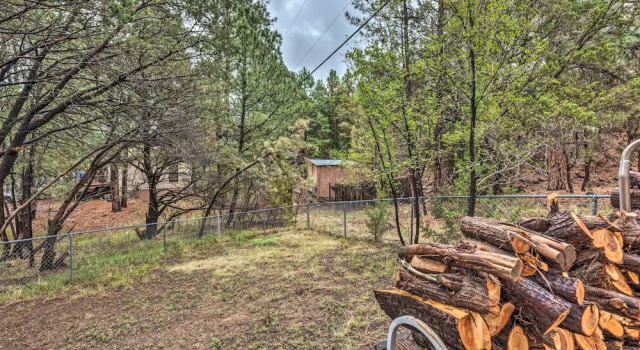 Rustic Ruidoso Cabin w/ Large Deck & Grill!, Varaa Lomakoti Ruidoso New Mexico