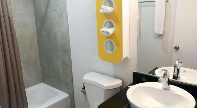 Люкс Motel 6-Fountain Valley, CA - Huntington Beach Area