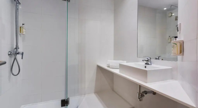 Трёхместный номер Standard B&B HOTEL Alicante