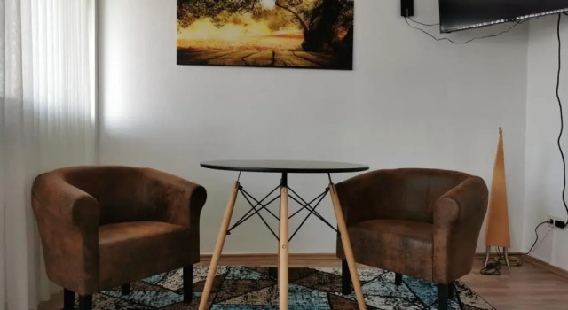 Апартаменты 1 Person - Single - Appartement -Zentral gelegen in Leverkusen Wiesdorf - Friedrich Ebert Platz 5a , 4te Etage mit Aufzug-und mit Balkon