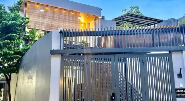 LYLAC Home Saigon NBK - Private Oasis 5BR Duplex in D1 near Japantown, Забронировать Отель Отели Хошимина 4 звезды, рядом с Торговый центр Tax, 4*
