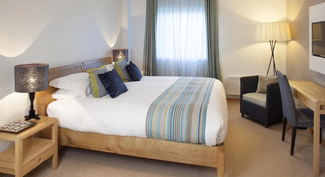 Номер Standard St Moritz Hotel and Cowshed Spa
