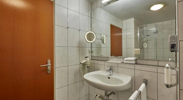 Одноместный номер Comfort H+ Hotel Darmstadt