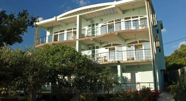 Arabela Apartments, Buchen Sie Ferienwohnung Busat Bar
