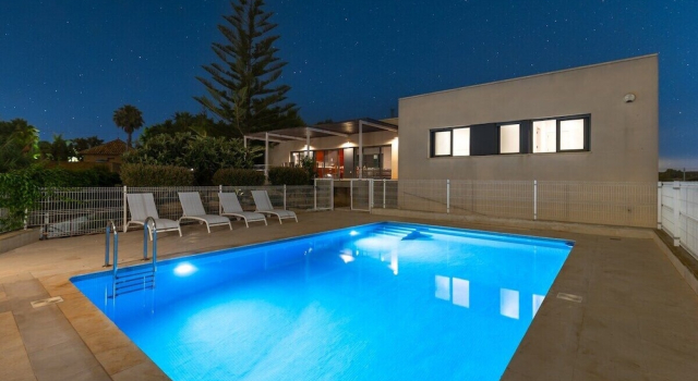 Sunshine Villa by Fidalsa
