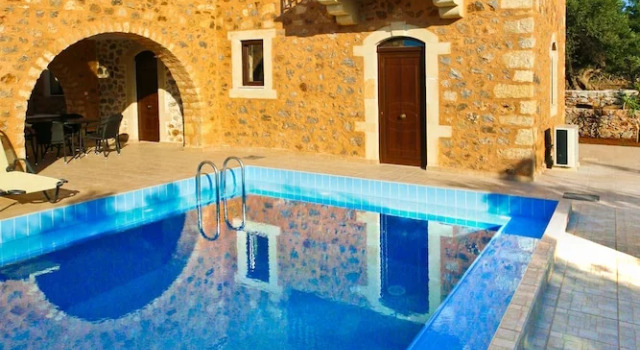 Вилла с 3 комнатами Villas and Bungalows