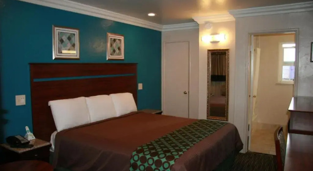 Номер Standard Civic Center Lodge / Lake Merritt BART