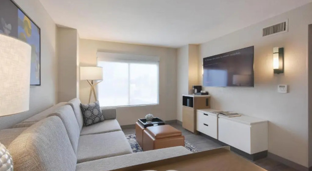 Двухместный люкс c 1 комнатой с видом на бассейн Hyatt Centric Santa Clara Silicon Valley