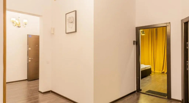 Люкс с балконом CHÂTEAU: Upscale Suites in Bucharest's Historical Center!