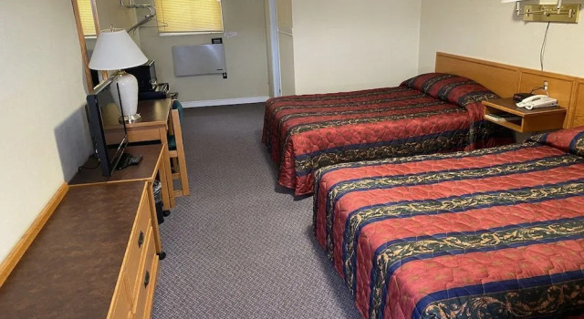 Skyways Motel, Buchen Sie Motel Hotels in Muskoka mit Pool, Schwimmbad