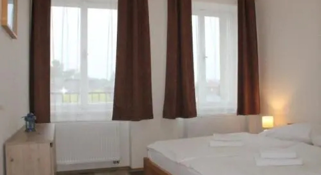 Silver Apartments, Rezerwuj Apartament Hotele w Central Bohemia z parkingiem, Parking