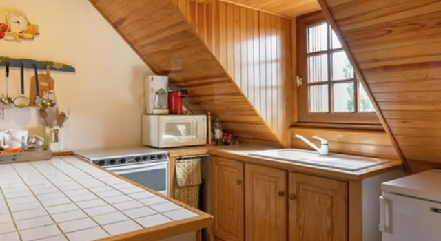 Rural holiday home near beach, culture and recreation in the tip of Brittany, Rezerwuj Hotel  