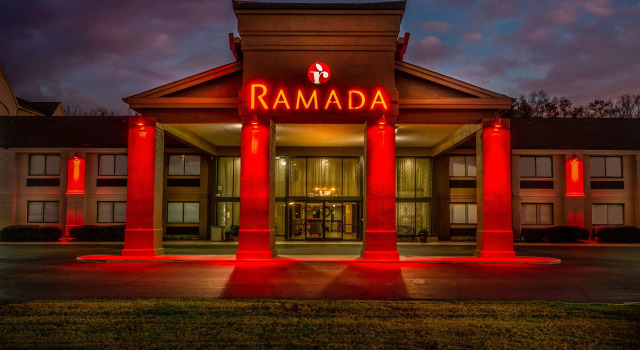 Ramada by Wyndham Tuscaloosa, Забронировать Отель Таскалуса штат Алабама