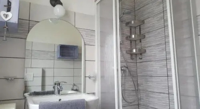 Locanda La Tana Del Luppolo, Book Hotel Hoteller i Malgrate med parkering, Parkering