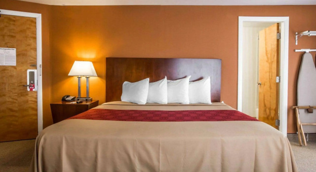 Двухместный номер Standard Econo Lodge Lakes Region