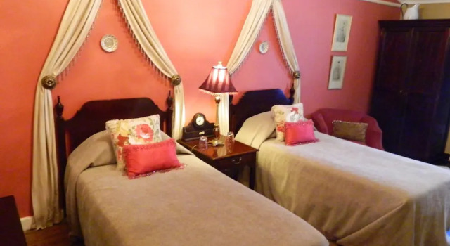 Kareeblom Guesthouse, Book Hotel Pretoria 