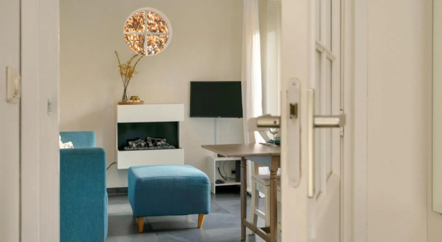 Beautiful holiday home in Kortgene with garden, Book Hotel Kortgene 