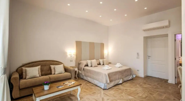 Sorrento Square Suites, Забронировать Гостевой дом Гостевые дома Сорренто, рядом с Piazza Sant'Antonino, Гостевой дом
