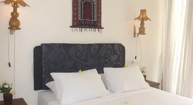 Qambodja Villas Lombok, Забронировать Отель Отели Сенггиги с парковкой, рядом с Batu Bolong Temple, Парковка