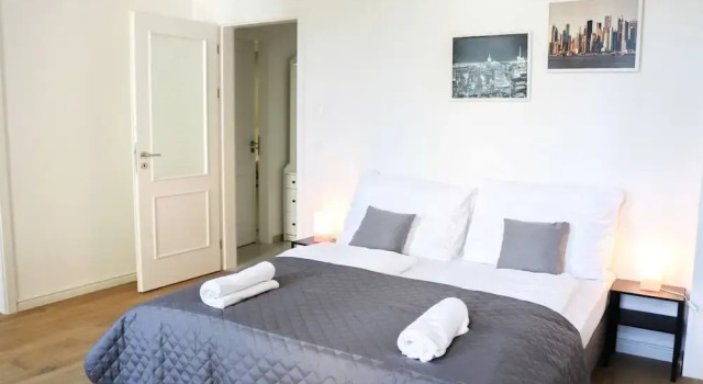 Rose suites and rooms, Забронировать Отель Отели Праги с парковкой, рядом с Ворота Леопольда, Парковка