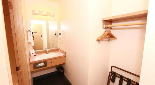 Четырёхместный номер Standard Village Inn & Suites Marysville