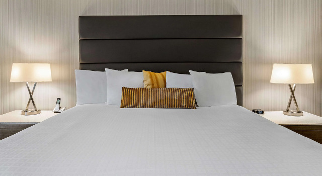 Best Western Premier Calgary Plaza Hotel & Conference Centre, Prenota Hotel Calgary Calgary Region
