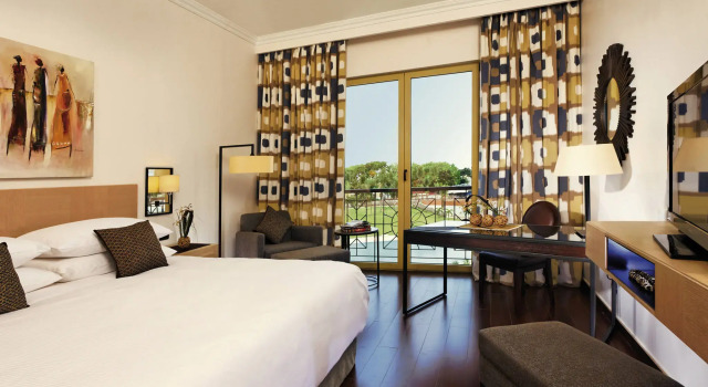 Номер Superior Mövenpick Ambassador Hotel Accra