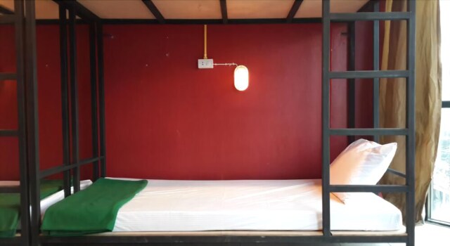 Mr.Jack Guesthouse, Забронировать Отель Отели Чиангмай с парковкой, рядом с Wat Koo Tao, Парковка