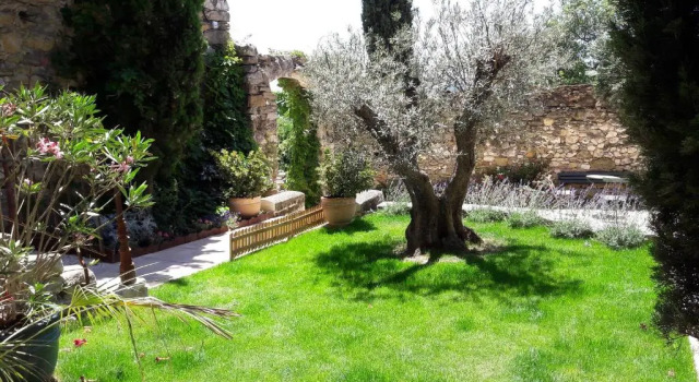 Le Mouleyras, Book Bed and Breakfast Hoteller i Rhône-Alps med parkering, Parkering