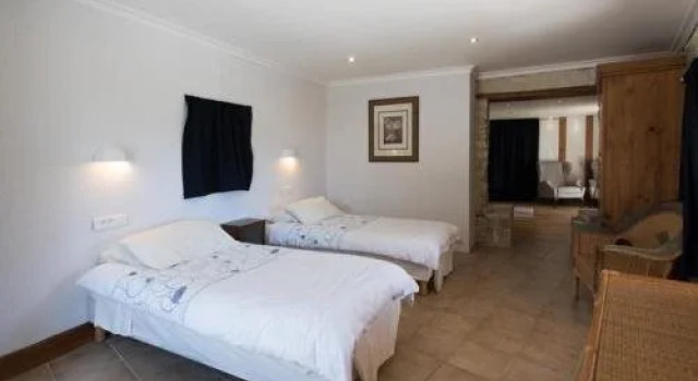 Hotel Karina, Varaa Hotelli Sigogne Charente