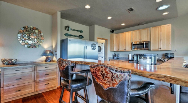 Коттедж Large Ruidoso Home w/ Stunning Views & Hot Tub!