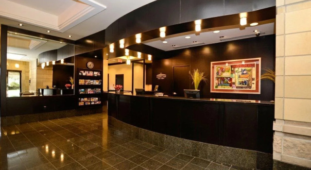 Albert At Bay Suite Hotel