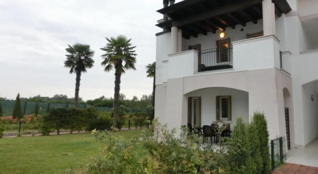 Апартаменты с 3 комнатами Villaggio Evanike