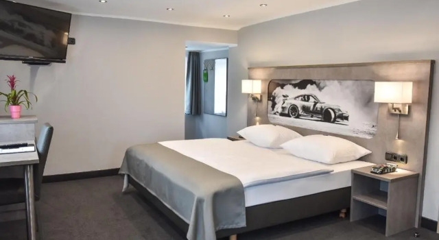 Полулюкс Deluxe GT3 das sportliche Hotel