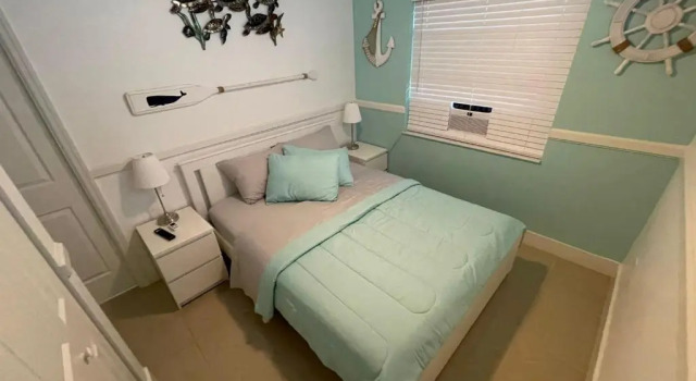 Beach House - 2BD 3BH - Fort Lauderdale, Забронировать Отель Отели Форт-Лодердейл с парковкой, Парковка