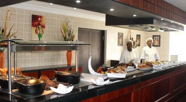 Majestic Five Hotel, Buchen Sie Hotel Palapye Zentral-Distrikt