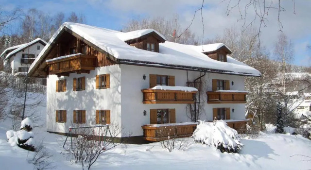 Ferienwohnungen Haus "Wildschütz", Varaa Hotelli Hotellit Baijeri pysäköinnillä, Pysäköinti