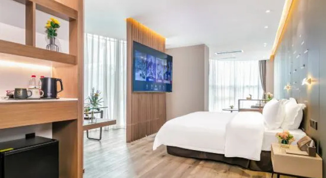 Люкс Guangzhou Huiju Hotel (Shamian Xidi Pier)