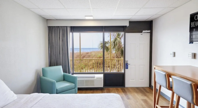 Двухместный номер Standard рядом с пляжем Chateau Beachfront Hotel, a By the Sea Resort