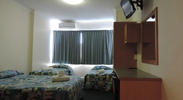 Номер Standard OSheas Royal Hotel