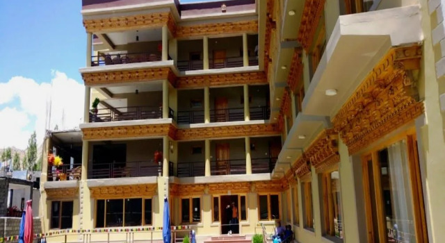 Hotel Latso Ladakh, Забронировать Отель Отели Джамму и Кашмира с завтраком, Завтраки