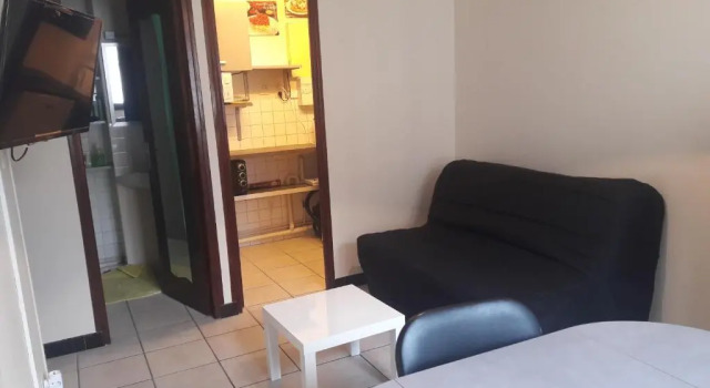 Studio Centre Auxerre + WIFI+ parking gratuit