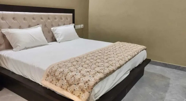 The Republic Hotel, Забронировать Отель Амбала штат Харьяна